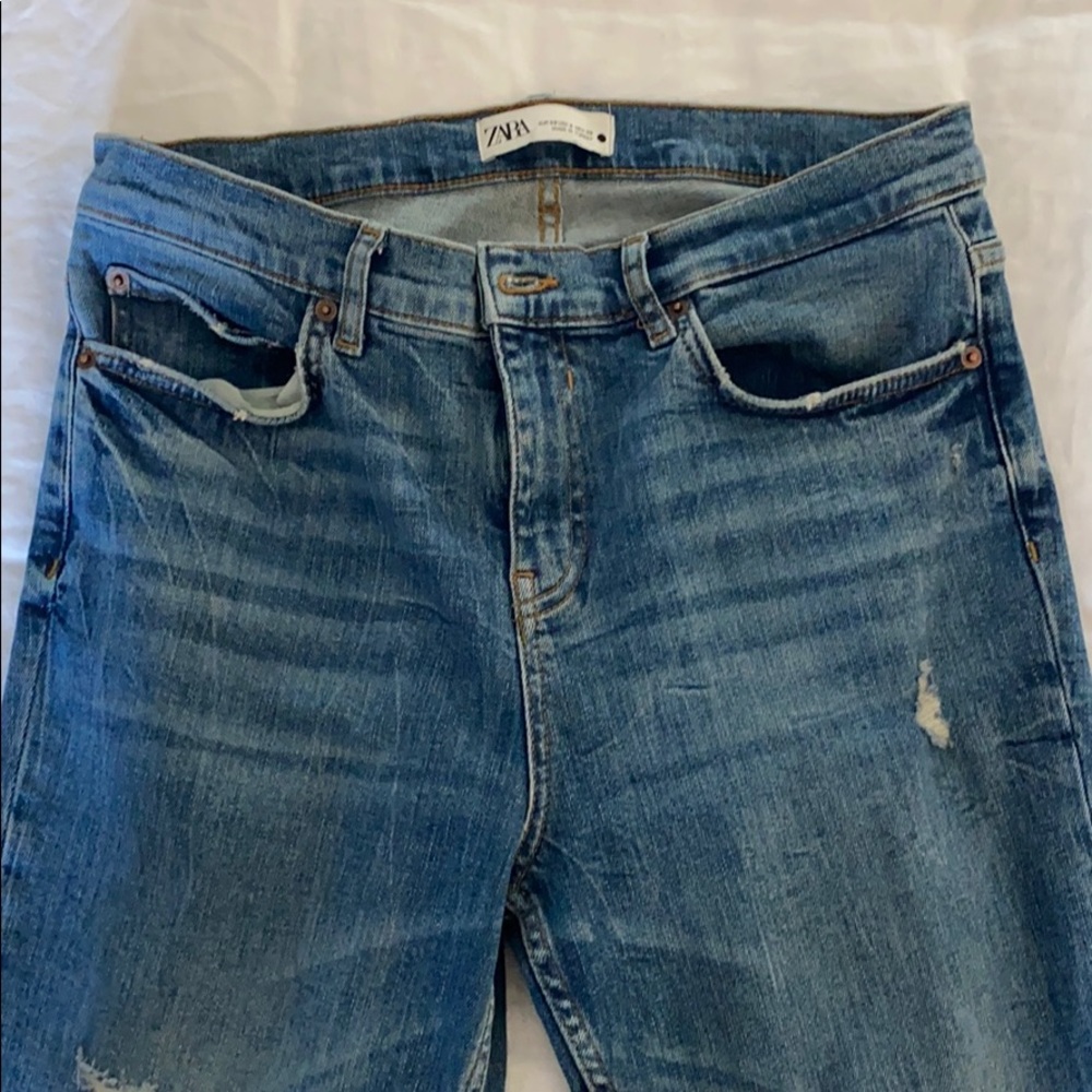 Zara distressed jeans size 6